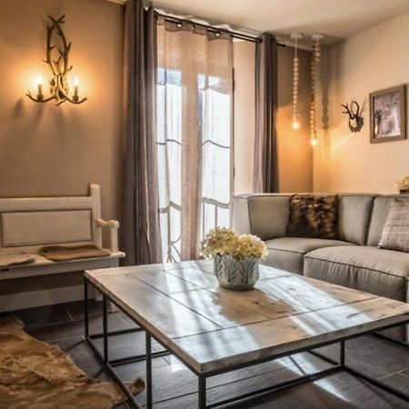 Casa Gigante De Sallent - Exclusiva Y Con Historia Сальент-де-Гальего Экстерьер фото