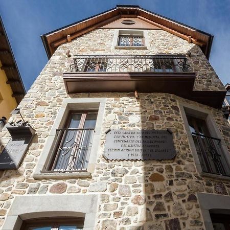 Casa Gigante De Sallent - Exclusiva Y Con Historia Сальент-де-Гальего Экстерьер фото