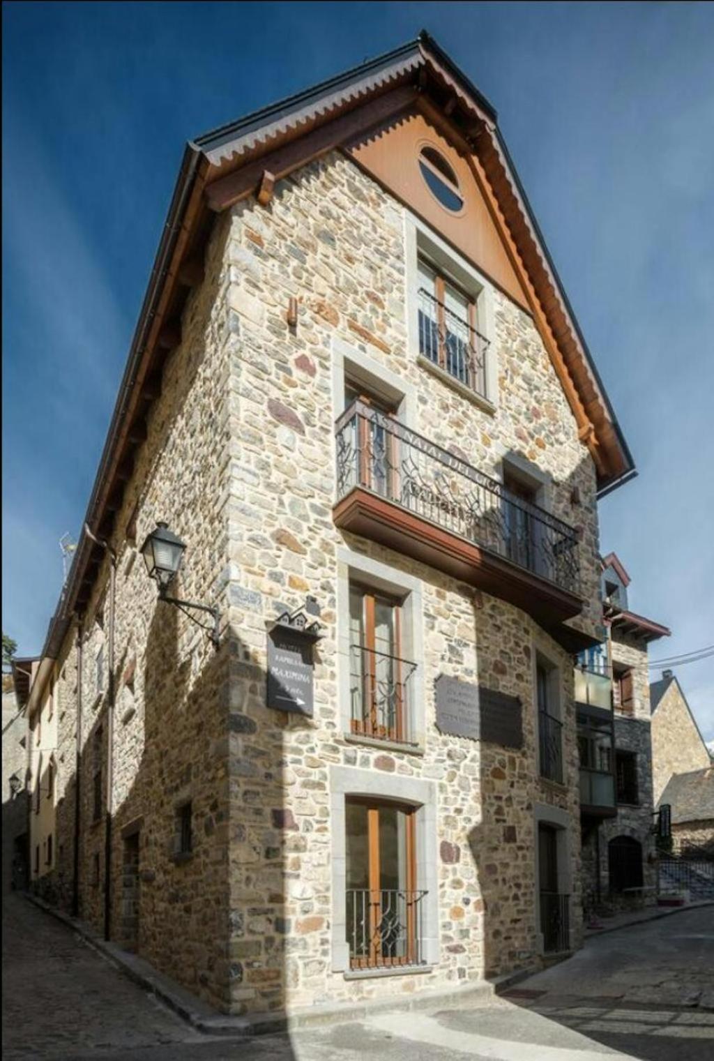 Casa Gigante De Sallent - Exclusiva Y Con Historia Сальент-де-Гальего Экстерьер фото